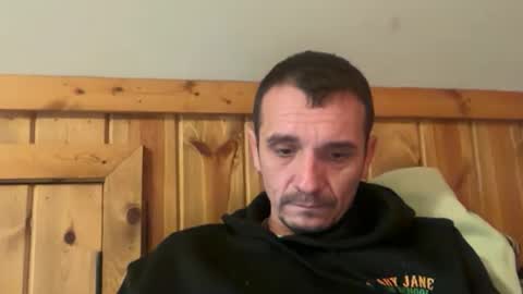 Snapshot of bennymn chatting on April 19, 4:39 pm benny and innocentvixon online show from April 19, 4:39 pm