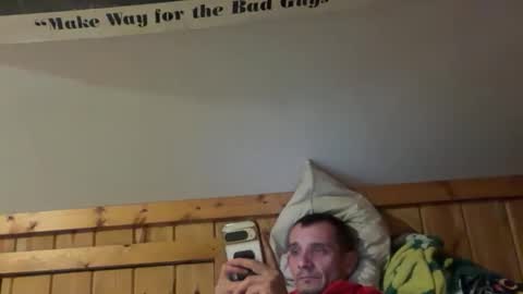 Snapshot of bennymn chatting on May 10, 2:28 am benny and innocentvixon online show from May 10, 2:28 am