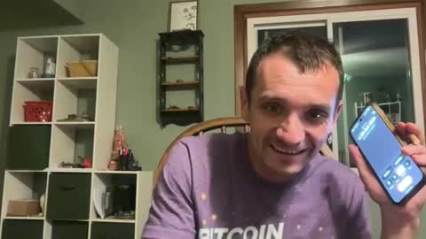 Snapshot of bennymn chatting on May 28, 2:42 am benny and innocentvixon online show from May 28, 2:42 am