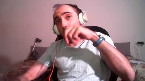 Snapshot of bentish chatting on December 17, 4:21 pm bentish online show from December 17, 4:21 pm