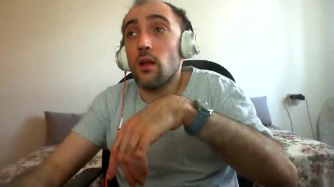 Snapshot of bentish chatting on December 18, 11:56 am bentish online show from December 18, 11:56 am