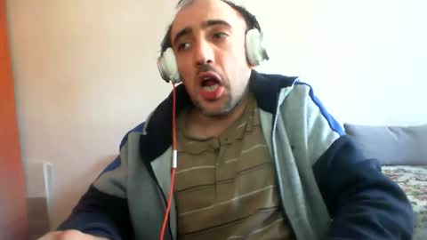 Snapshot of bentish chatting on December 23, 9:16 am bentish online show from December 23, 9:16 am