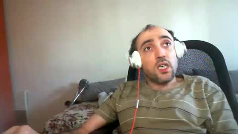 Snapshot of bentish chatting on December 23, 12:52 pm bentish online show from December 23, 12:52 pm