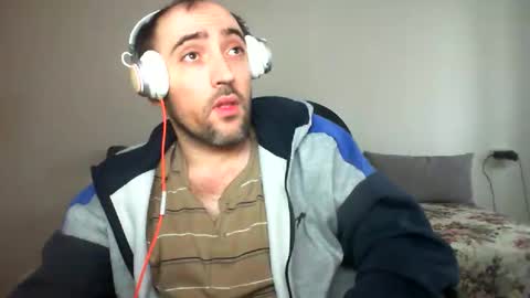 Snapshot of bentish chatting on December 27, 7:51 am bentish online show from December 27, 7:51 am