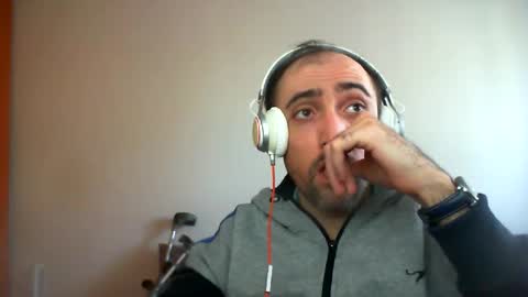 Snapshot of bentish chatting on January 8, 10:15 am bentish online show from January 8, 10:15 am