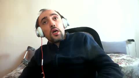 Snapshot of bentish chatting on February 1, 11:32 am bentish online show from February 1, 11:32 am