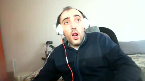 Snapshot of bentish chatting on February 3, 2:02 pm bentish online show from February 3, 2:02 pm