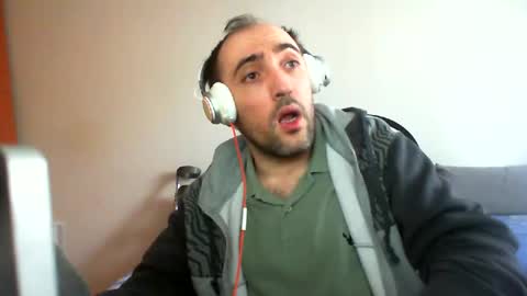 Snapshot of bentish chatting on February 6, 10:37 am bentish online show from February 6, 10:37 am