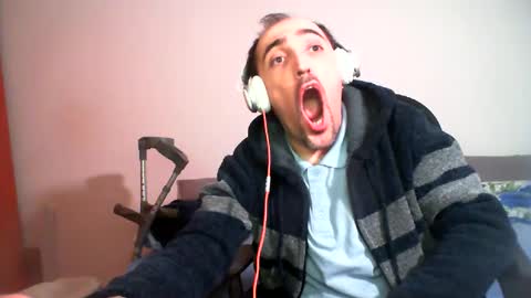 Snapshot of bentish chatting on February 14, 8:15 pm bentish online show from February 14, 8:15 pm