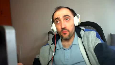 Snapshot of bentish chatting on February 17, 2:37 pm bentish online show from February 17, 2:37 pm