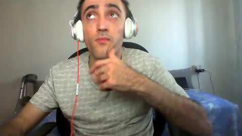 Snapshot of bentish chatting on November 8, 12:16 pm bentish online show from November 8, 12:16 pm