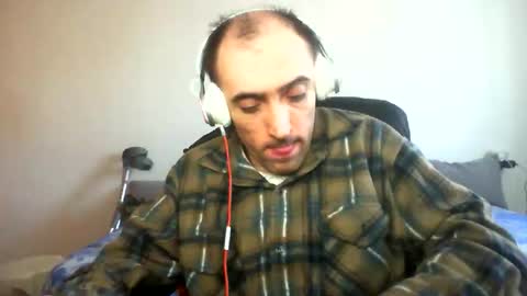 Snapshot of bentish chatting on December 17, 7:47 am bentish online show from December 17, 7:47 am