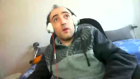 bentish online show from December 22, 8:33 am