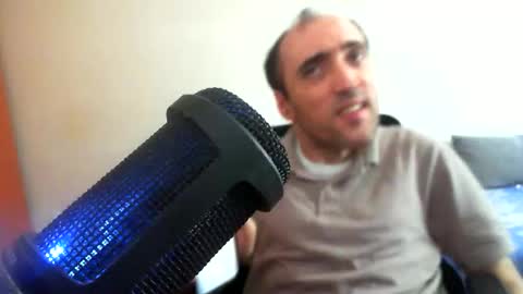 Snapshot of bentish chatting on May 11, 11:38 am bentish online show from May 11, 11:38 am