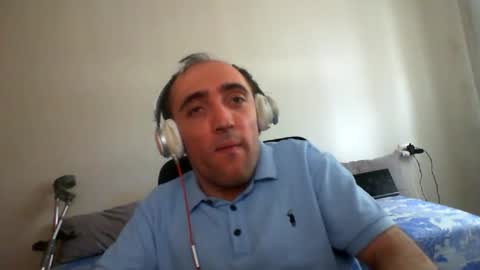 Snapshot of bentish chatting on May 16, 12:15 pm bentish online show from May 16, 12:15 pm