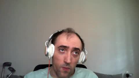 Snapshot of bentish chatting on June 15, 7:54 am bentish online show from June 15, 7:54 am