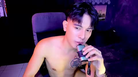 Snapshot of bentlyfuck chatting on December 27, 9:00 pm bentlyfuck online show from December 27, 9:00 pm