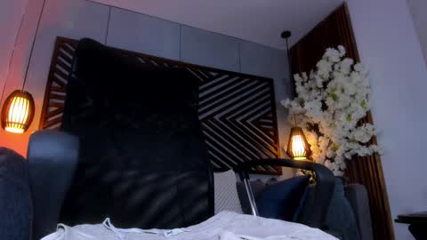 bento_fox online show from October 10, 4:00 am