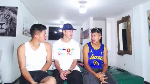 Snapshot of benz_boys chatting on September 12, 12:27 pm benz boys online show from September 12, 12:27 pm