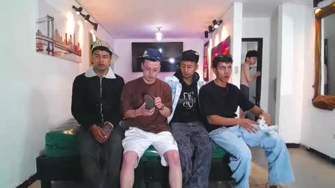 Snapshot of benz_boys chatting on November 23, 11:54 am benz boys online show from November 23, 11:54 am