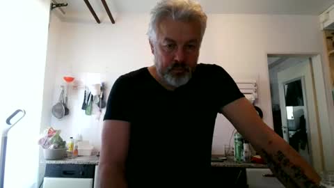 Snapshot of berg_boy chatting on November 24, 11:43 am Martin online show from November 24, 11:43 am