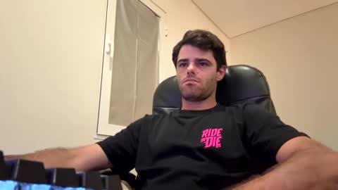 Snapshot of berltex chatting on November 28, 3:31 am Berltex online show from November 28, 3:31 am