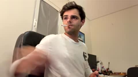 Snapshot of berltex chatting on December 5, 12:19 am Berltex online show from December 5, 12:19 am