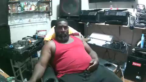 bernard0827 online show from May 24, 12:26 am