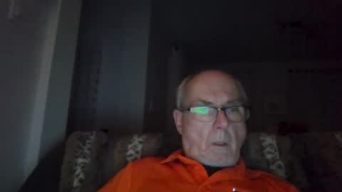 Snapshot of bernard1102 chatting on October 6, 11:02 pm bernard1102 online show from October 6, 11:02 pm