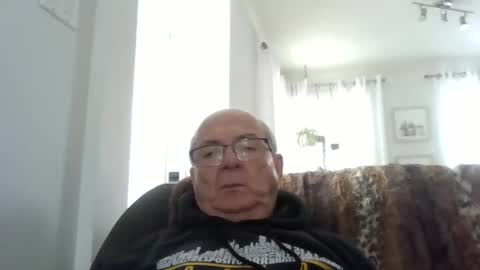 bernard1102 online show from March 6, 4:25 pm