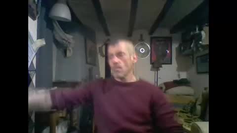 Snapshot of bernichaoss77 chatting on February 4, 8:49 pm bernichaoss77 online show from February 4, 8:49 pm