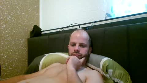 bernii1991 online show from May 24, 5:34 am