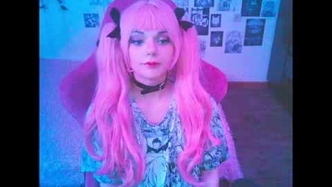 BerrieKitten online show from April 16, 8:20 pm