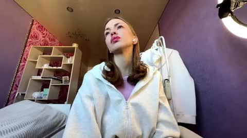 Snapshot of berry_buns chatting on October 4, 5:16 am Sofia online show from October 4, 5:16 am
