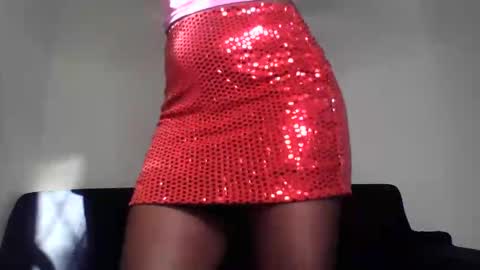 Snapshot of berry_twinkle chatting on October 20, 4:24 am Trizar online show from October 20, 4:24 am