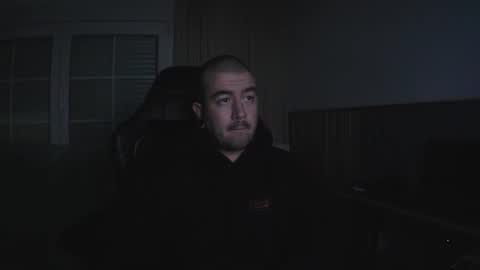 berto3389 online show from December 3, 1:57 am