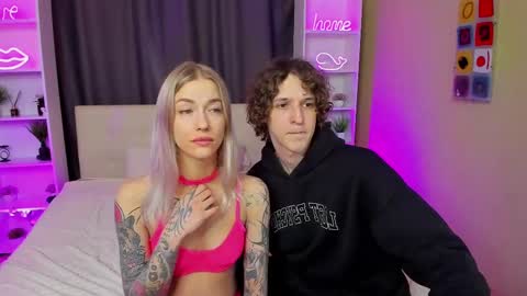 Snapshot of best_trip chatting on March 8, 8:33 am Danny and Kira online show from March 8, 8:33 am