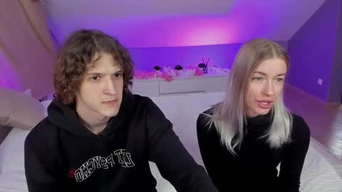 Snapshot of best_trip chatting on March 9, 8:29 am Danny and Kira online show from March 9, 8:29 am