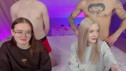 Snapshot of best_trip chatting on March 10, 2:16 pm Danny and Kira online show from March 10, 2:16 pm