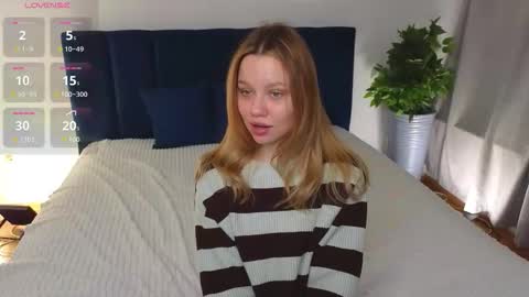 Snapshot of best_trip chatting on October 11, 8:13 am Danny and Kira online show from October 11, 8:13 am