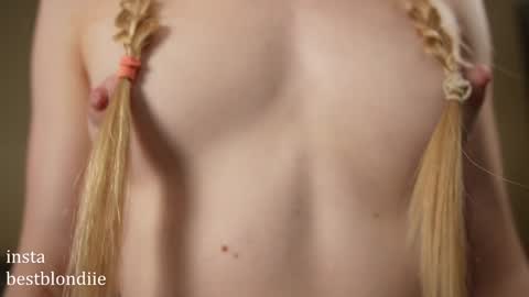 Snapshot of bestblondiiecb chatting on December 7, 8:38 pm Chloe Next stream on Friday online show from December 7, 8:38 pm