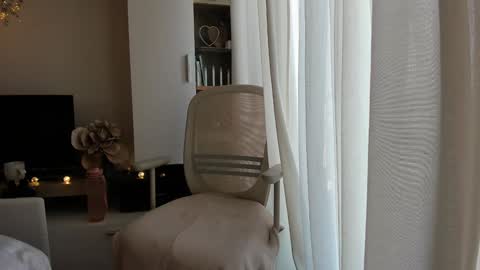 Snapshot of bestgirl_ofthe_neighborhood chatting on October 24, 6:32 am Vicky online show from October 24, 6:32 am