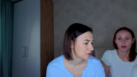 Snapshot of bestgirls2021 chatting on December 1, 3:00 am Hellen and Natali online show from December 1, 3:00 am