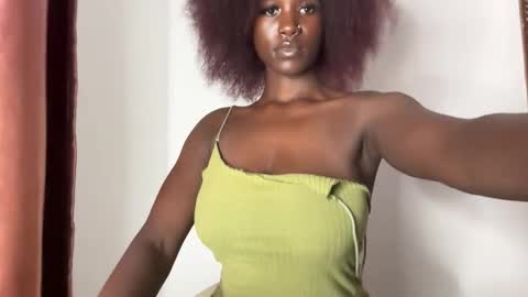 Snapshot of betty_fire_ chatting on October 28, 3:36 pm Adah online show from October 28, 3:36 pm