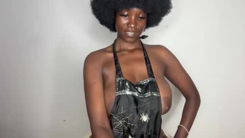 Snapshot of betty_fire_ chatting on May 7, 12:05 am Adah online show from May 7, 12:05 am