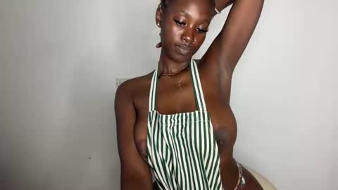 Snapshot of betty_fire_ chatting on May 21, 10:55 am Adah online show from May 21, 10:55 am