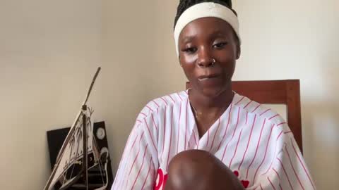 Snapshot of betty_fire_ chatting on June 29, 9:37 am Adah online show from June 29, 9:37 am
