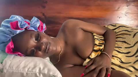 Snapshot of betty_fire_ chatting on July 27, 7:26 am Adah online show from July 27, 7:26 am