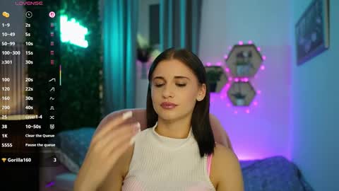 Snapshot of betty_greyy chatting on September 23, 6:33 pm Betty Grey online show from September 23, 6:33 pm