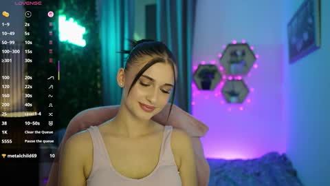 Snapshot of betty_greyy chatting on September 24, 6:44 pm Betty Grey online show from September 24, 6:44 pm